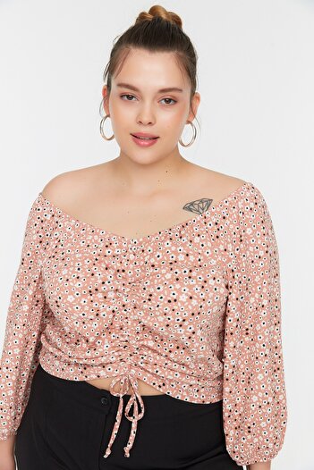 Trendyol Curve Ροζ Floral Pattern Gather Λεπτομερής Πλεκτή Μπλούζα Crop TBBAW23AF00014
