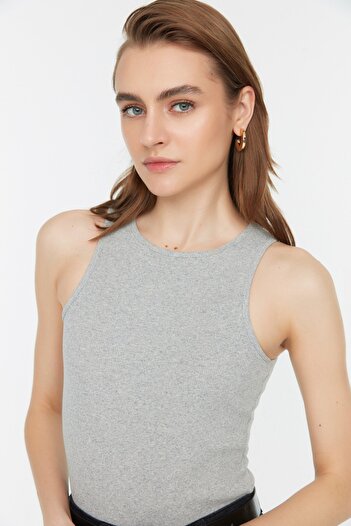 Trendyol Collection Šedé pletené body s melanžovou šňůrkou se zapínáním na patentky