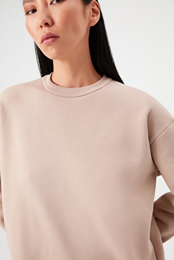 Açelya Okcu Bisiklet Yaka Şardonlu Sweatshirt