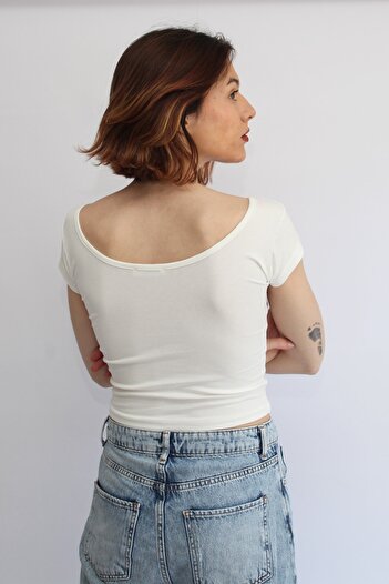 Rosse Butik Women's Ecru Wide Collar Crop Top T-shirt
