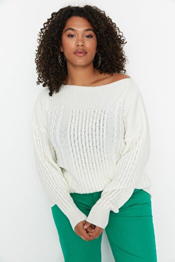 Trendyol Curve Ecru Knitwear Sweater TBBAW23AN00014