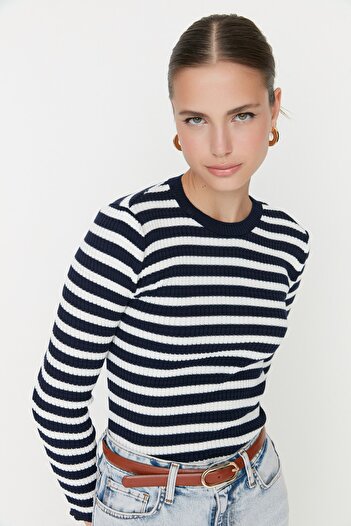 Trendyol Collection Navy Basic csíkos kötöttáru pulóver TWOAW21KZ0942