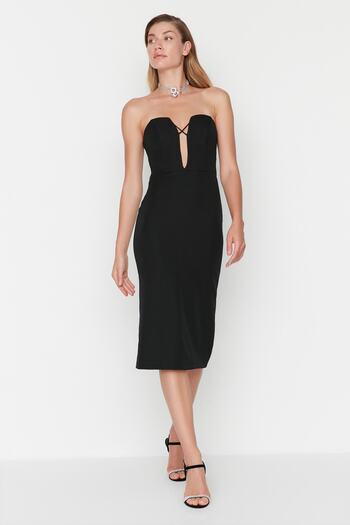 Trendyol Collection Detailní večerní šaty s černým límečkem TPRSS22EL2310