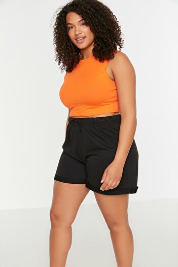 Trendyol Curve Černé knitované šortky a Bermudy TBBSS22SR0143