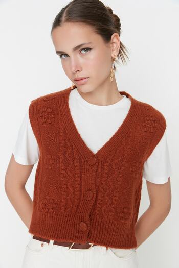 Trendyol Collection Tan Soft Textured Knitwear Vesta TWOAW22BZ0033