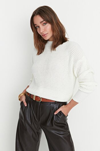 Trendyol Collection Ecru Basic Knitwear Sweater TWOAW22KZ0925