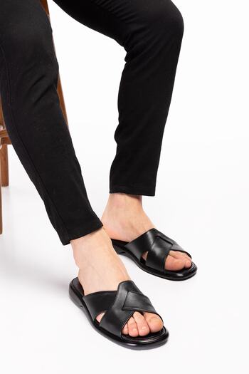 Akgün Terlik Men's Black Genuine Leather Light Sole Slippers