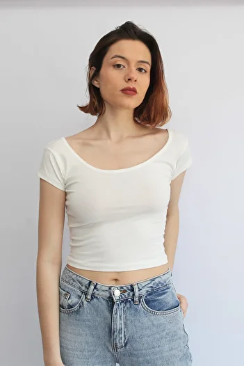 Rosse Butik Women's Ecru Wide Collar Crop Top T-shirt