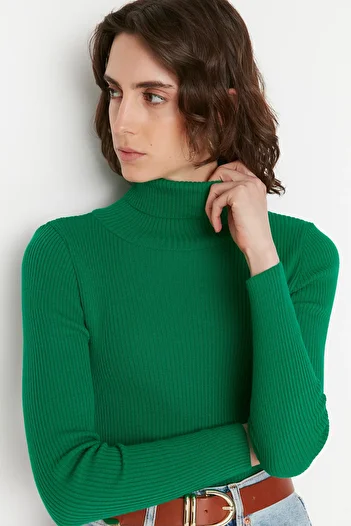 Trendyol Collection Pulover de bază cu gât verde TWOAW21KZ1279