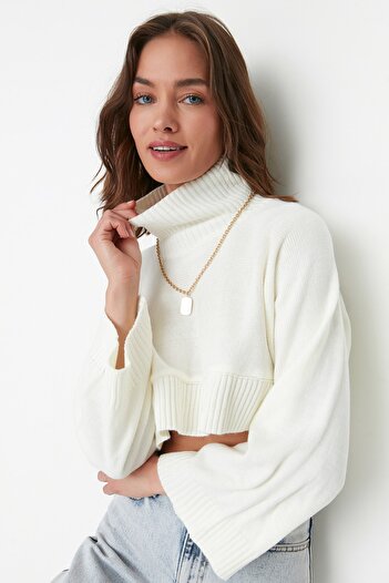 Trendyol Collection Ecru Super Crop Basic Knitwear Sweater TWOAW21KZ0163