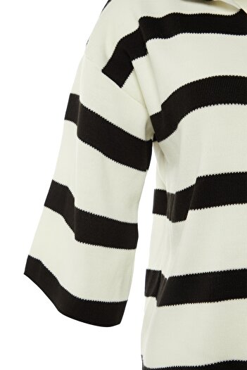 Trendyol Collection Pulover de tricotaj cu dungi negre cu gât polo - TWOAW23BZ00001