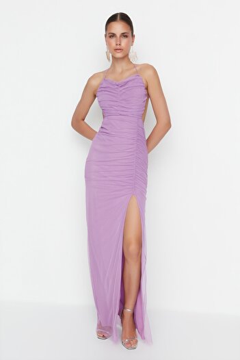Trendyol Collection Dlouhé večerní šaty s fialovým detailem TPRSS22AE0131