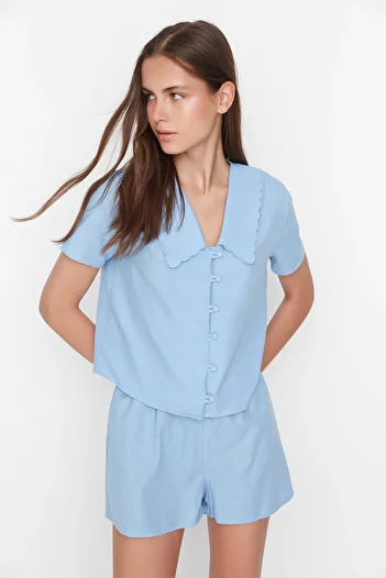 Trendyol Collection Set de pijamale țesute cu guler albastru 100% bumbac cu pantaloni scurți THMSS22PT0179