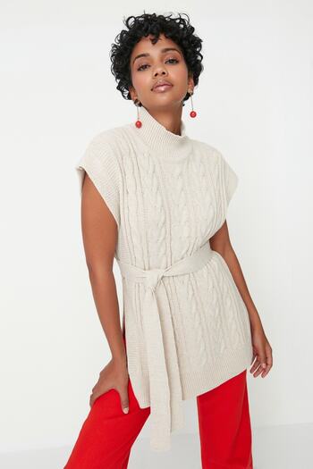 Trendyol Collection Weit geschnittener Woll-Strickanzug mit Gürtel in Stein TWOAW22BZ0031
