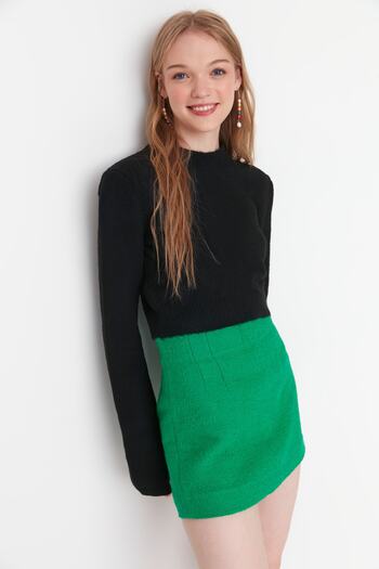 Trendyol Collection Черен пуловер с мека текстура и трикотаж TWOAW23KZ00730