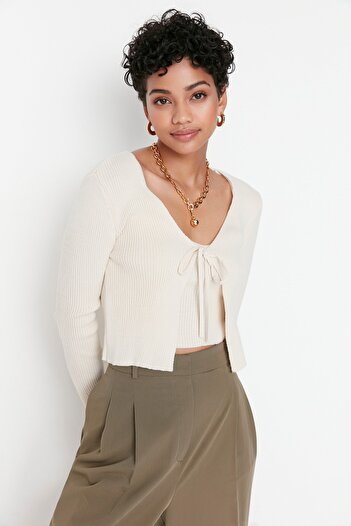 Trendyol Collection Stone Crop šněrování Detailní sada blůza-kardigan pletené zboží pletené zboží cardigan TWOSS21HI0002