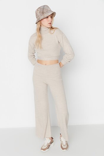 Trendyol Collection Crop kötöttáru öltöny - bézs fűzős részlet, alsó-felső készlet TWOAW21AU0093