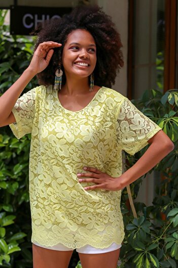 Chiccy Kadın Sarı Yuvarlak Yaka Kısa Kol Viskon Karışımlı Astarlı Dantelli Oversize Casual Dokuma Bluz