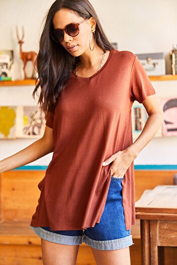 Olalook Women's Bitter Brown V-Neck Loose Loose T-Shirt with Slits on the Side