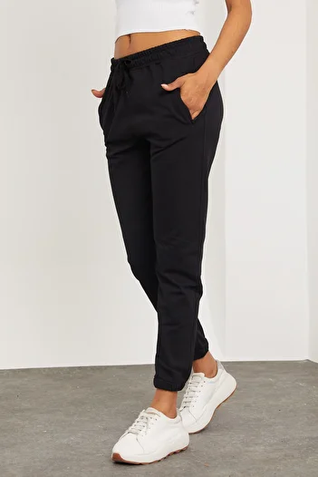 Maldia Women's Black Combed Ribbed Sweatpants
