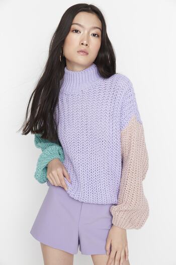 Trendyol Collection Pulover din tricotaje cu bloc de culoare liliac Wide Fit, texturat moale TWOAW21KZ0271