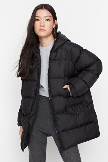Trendyol Collection Μαύρη κουκούλα υδατοαπωθητικό πουπουλένιο παλτό TWOAW23MO00249