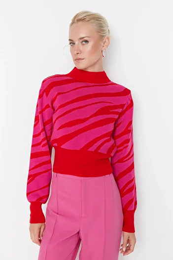 Trendyol Collection Crop-Strickpullover mit Granatapfelblüten und Zebramuster TWOAW21KZ0010