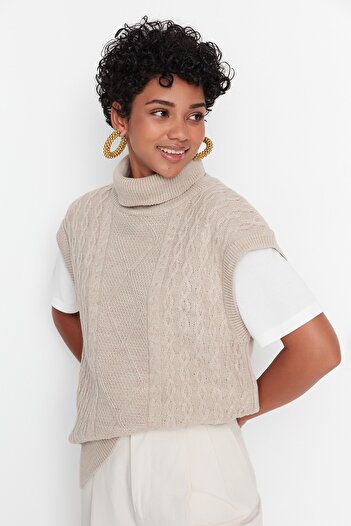 Trendyol Collection Beige Braided Knitwear Sweater TWOAW23SV00139