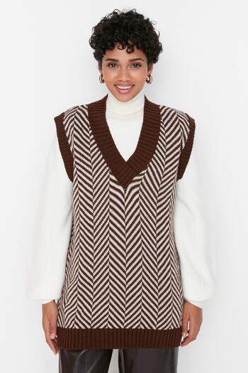 Trendyol Modest Brown Striped V-Neck Knitwear Sweater TCTAW22UV0021