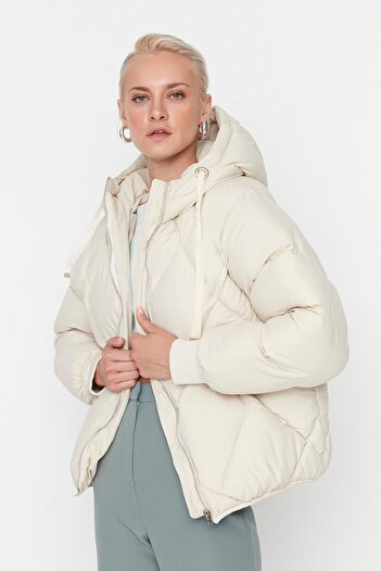 Trendyol Collection Μπεζ μπουφάν με κουκούλα TWOAW23MO00004