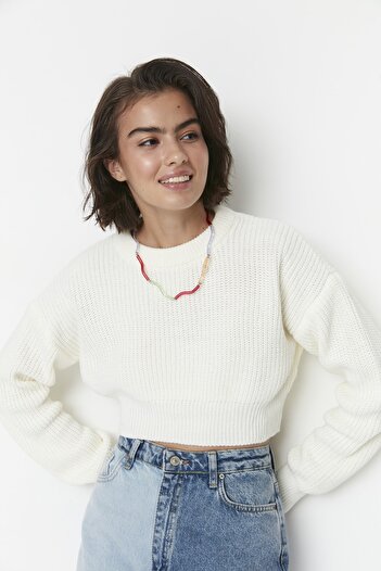Trendyol Collection Ecru Knitwear Sweater - Super Crop, Basic Model TWOAW23KZ01620