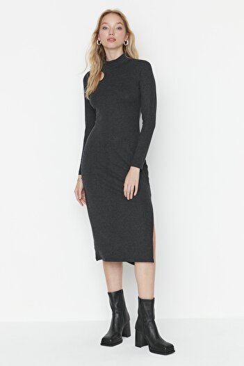 Trendyol Collection Černé pletené šaty Bodycon TWOAW23EL00734