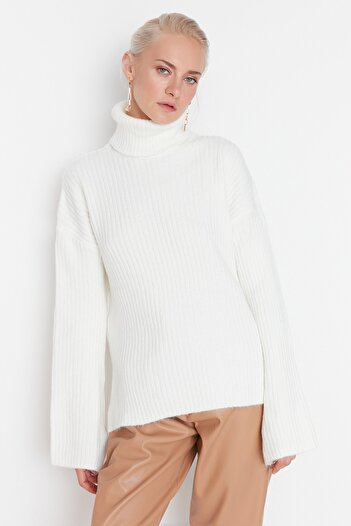 Trendyol Collection Wide Fit Ecru Knitwear Sweater - Soft Texture Twoaw23Kz0054