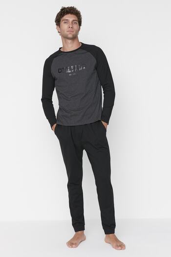 Trendyol Collection Σετ Πλεκτές Πιτζάμες με εμπριμέ μαύρο-ανθρακί μανίκι Raglan - TMNAW23PT00032