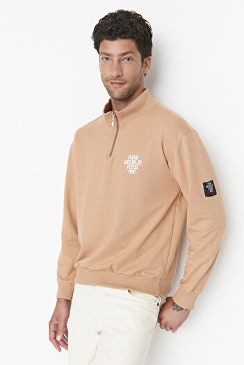 Trendyol Collection Μπεζ γιακάς και φούτερ χαλαρής εφαρμογής με φερμουάρ - TMNAW23SW00103