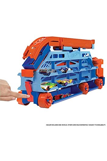 HOT WHEELS Hız Rampalı Tır, Taşıyıcı Tır, 1 Adet Araba Dahil, 20'den Fazla 1:64 Ölçekli A