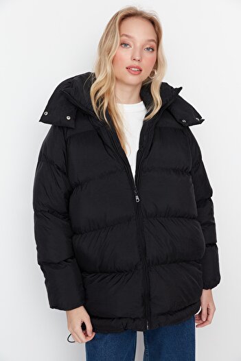 Trendyol Collection Μαύρο Oversize Φουσκωτό Μπουφάν με κουκούλα απωθητικό στο νερό TWOAW23MO00193