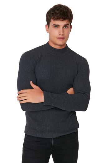 Trendyol Collection Anthrazitfarbener, taillierter, schmaler Baumwollpullover mit halbem Rollkragen und geripptem Strickpullover TMNAW21KZ0568