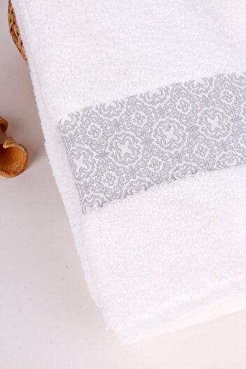 Baveno 100% Cotton 70x140 White Baroque Pattern Bath Towel