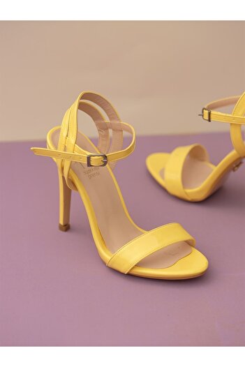 AYAKKABI PRENSİ Classic Sari Matte Women's Classic Heeled Shoes
