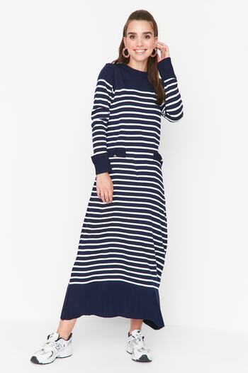 Trendyol Modest Sötétkék csíkos legénynyakú kötöttáru ruha TCTAW23EB00012