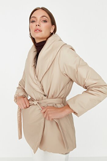 Trendyol Collection Вързано палто от норка