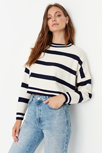 Trendyol Collection Ecru Crop Striped Knitwear Sweater TWOAW23KZ00205