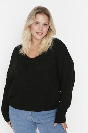 Trendyol Curve Black V-Neck Low Shoulder Knitwear Sweater TBBAW23AN00063