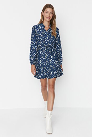Trendyol Collection Tmavě modré mini viskózové tkané šaty s knoflíky TWOAW23EL01310
