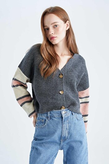 DeFacto Cool Regular Fit V-Neck Cardigan