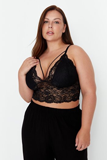 Trendyol Curve Μπουστάκι με μαύρη σωλήνωση Lace Plus Size TBBAW23CW00000