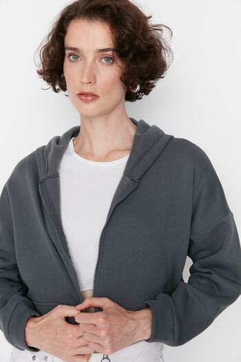 Trendyol Collection Antracitová základní pletená mikina na zip s kapucí, tlustý fleece uvnitř TWOAW20SW0660