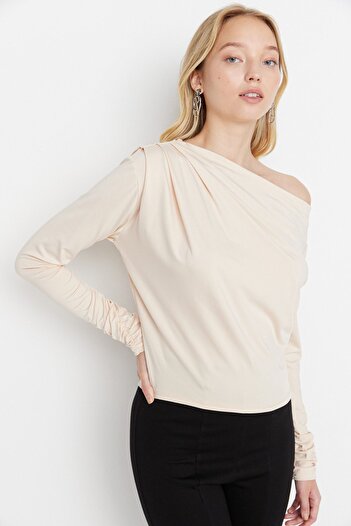 Trendyol Collection Asymmetric Collar and Flowy Design Stretch Knitted Blouse - TWOAW21BZ1383