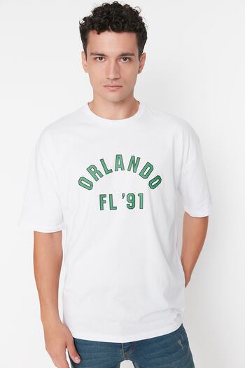 Trendyol Collection White Oversize City Printed T-Shirt with Crew Neck - 100% Cotton TMNSS22TS0304